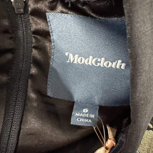 Modcloth Dress Size 6 Metallic Gold Black Skull Fit And Flare Party NWT DR-1842 - Picture 10 of 12